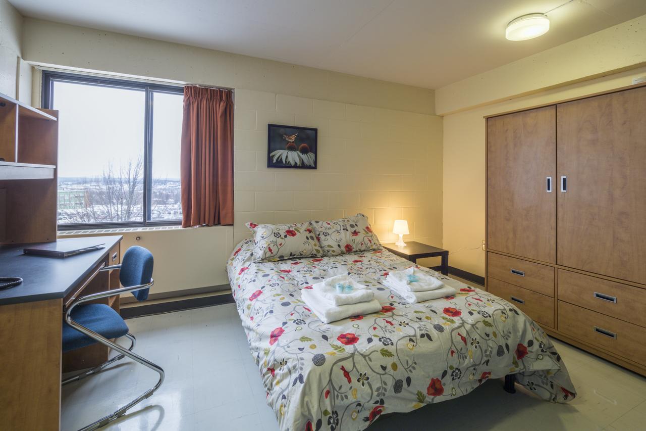 Au Campus-Hebergement Hotelier Universite De Шербрук Екстериор снимка