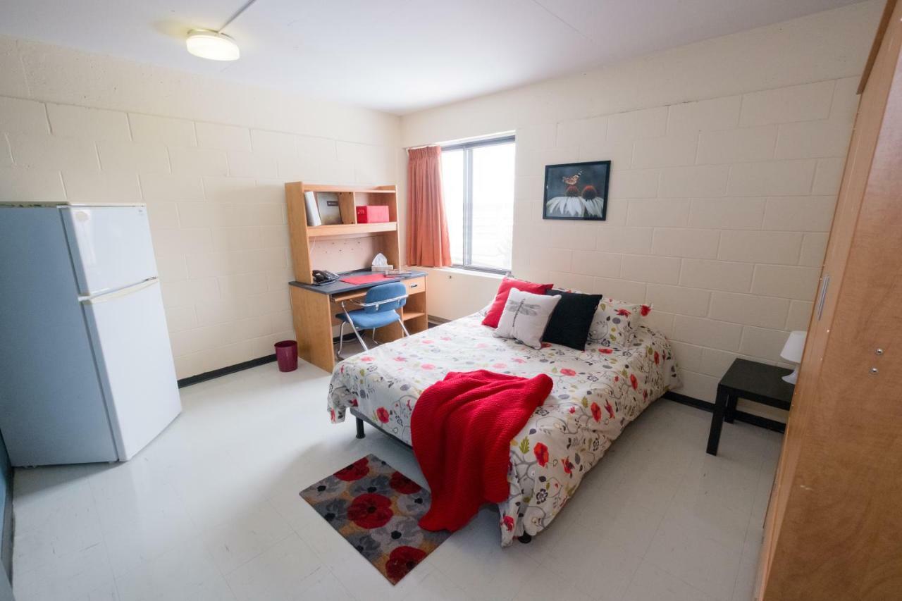 Au Campus-Hebergement Hotelier Universite De Шербрук Екстериор снимка